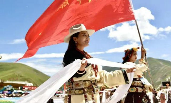 ���Ƿ���ʮ���塱�����ǵ������꡿�����С�ʮ���塱��̬���ø�������չ����