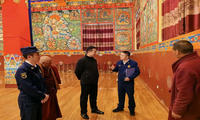 玉树市委常委、常务副市长冯玉林带队开展清明节前安全