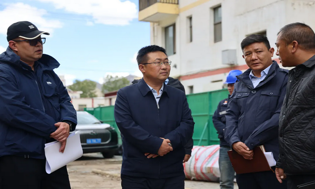 州委常委、玉树市委书记谭晟赴部分城市更新项目现场调